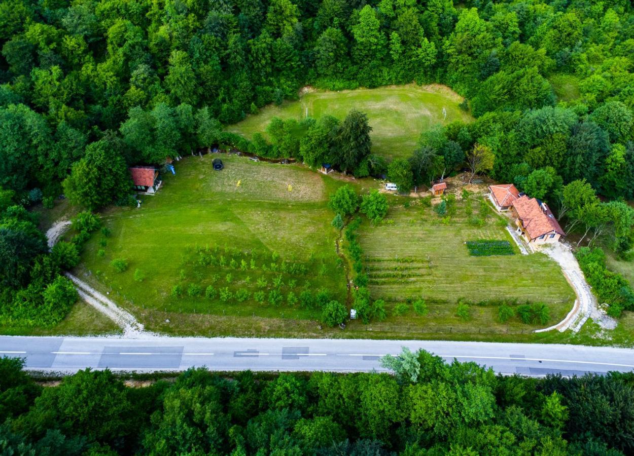Kuca U Sumi - Forrest House Near Una National Park Бихач Экстерьер фото